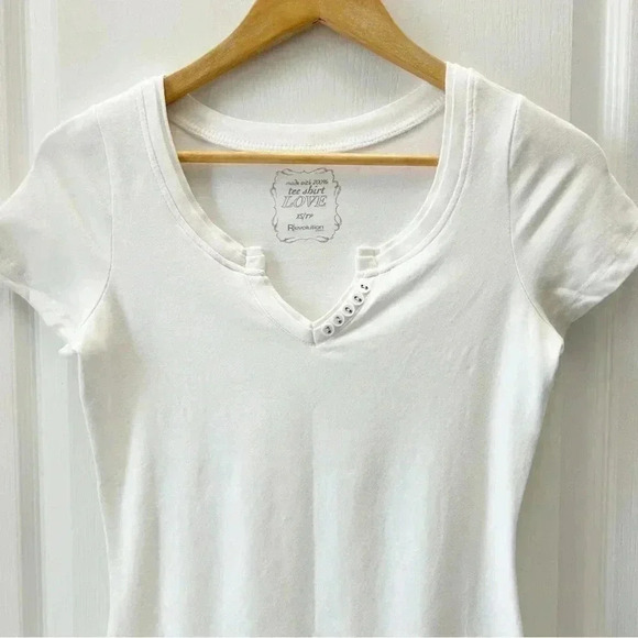 Ricki’s Fitted T- Shirt White Short Sleeve Stretch Cotton V Neck Tee XS - Picture 6 of 14